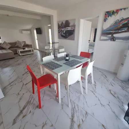 One Dream Apartment Vir